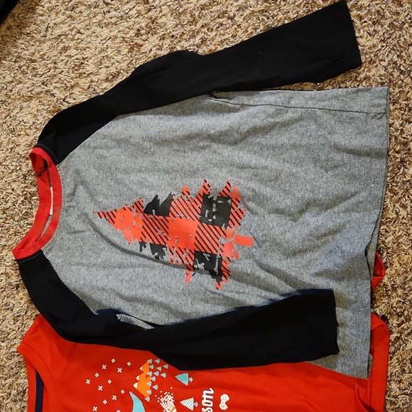 $3/Bundled- Christmas Tops - Picture 2 of 5